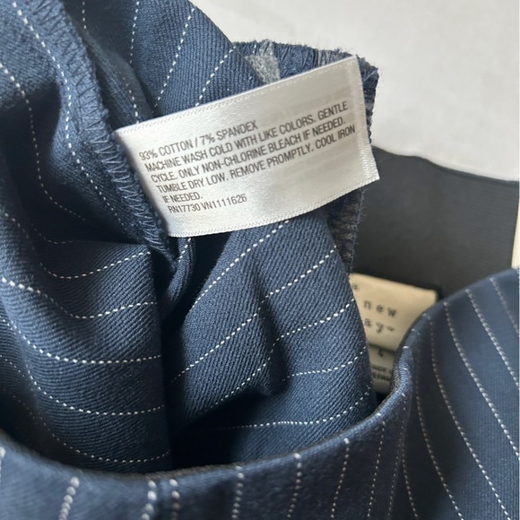 A New Day Women's High Rise Ankle Pants size 4R - Picture 5 of 8